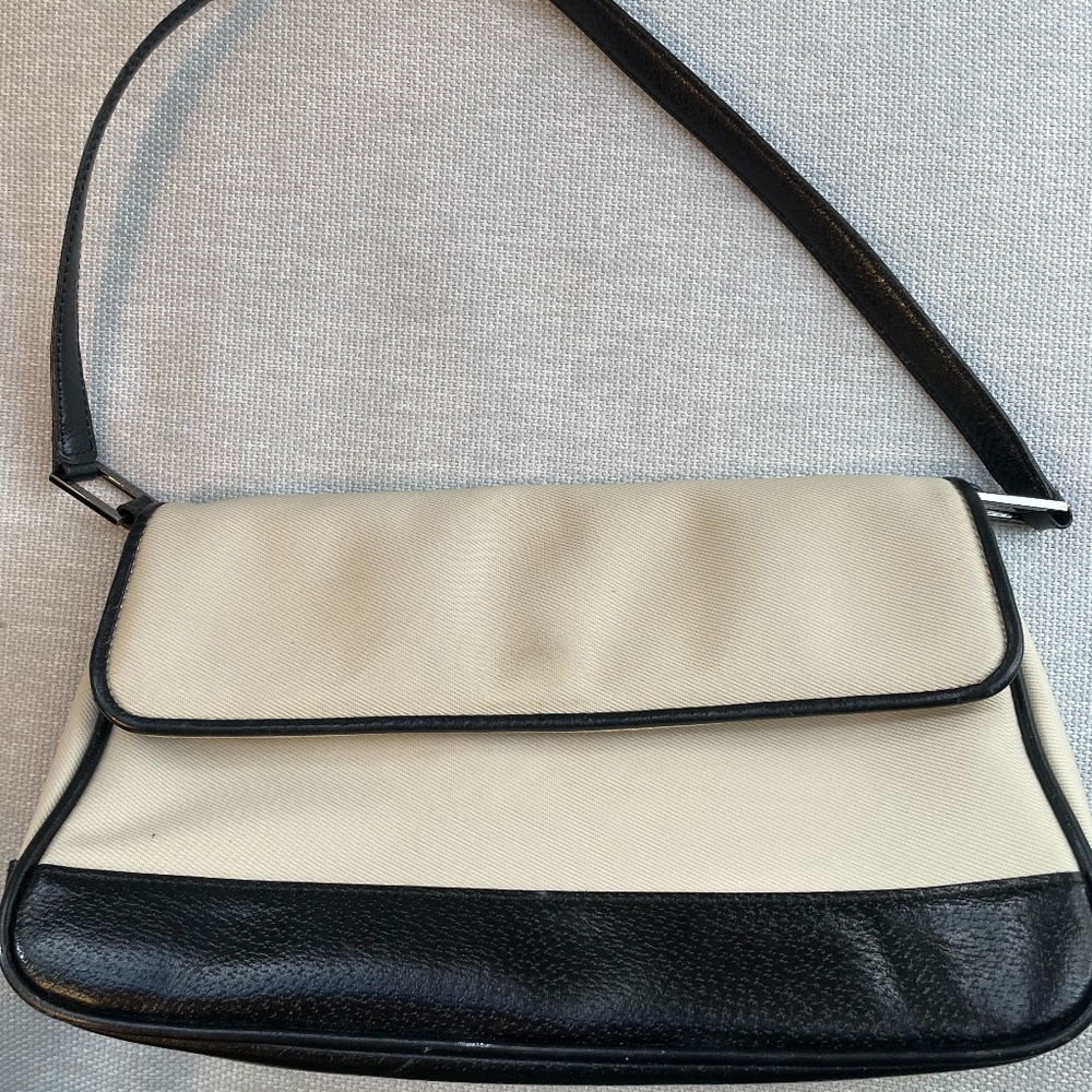 Ann Taylor small bag clutch in Cream and Black